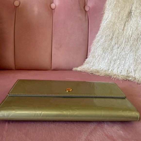 💯 Authentic Louis Vuitton Monogram Long Wallet in Green Vernis! - Picture 7 of 10
